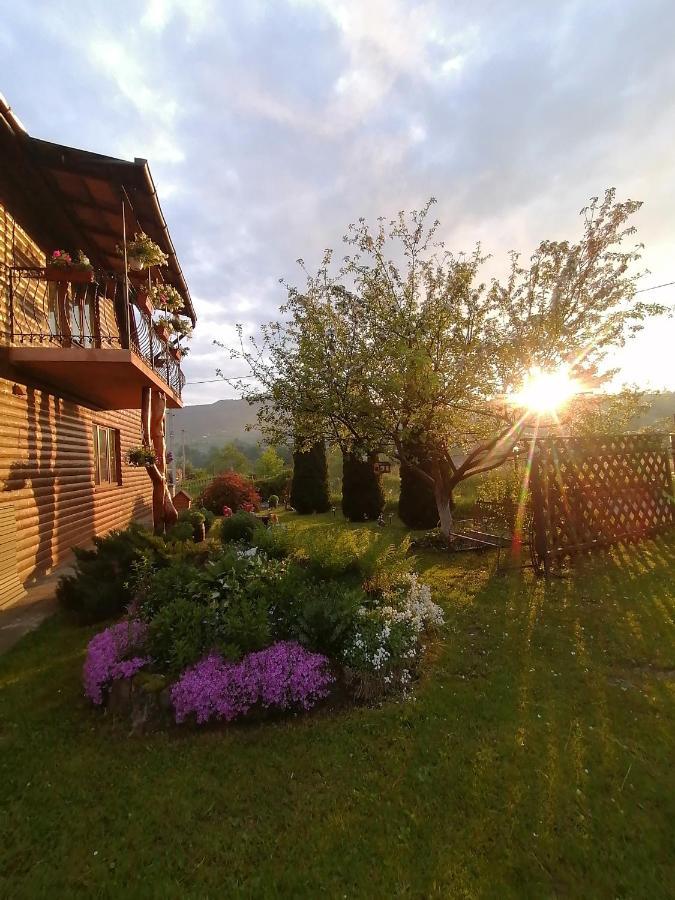 Pid Goroyu Hotell Chorna Tysa Exteriör bild